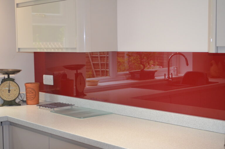 red splashback