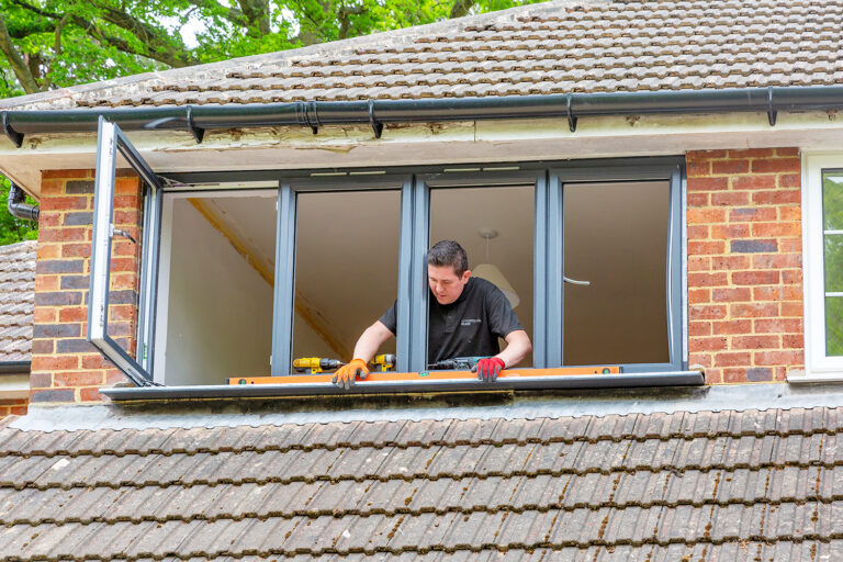 installing slimline aluminium windows in Anthracite Grey